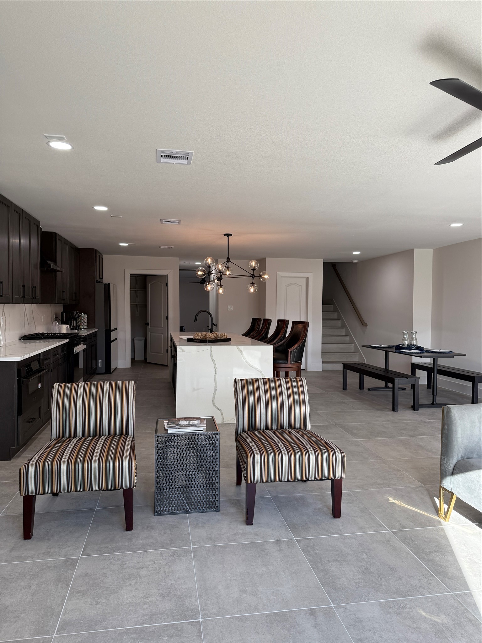 4301 Charleston Street Houston, TX 77021 - Photo 9 of 24 Living Room #2