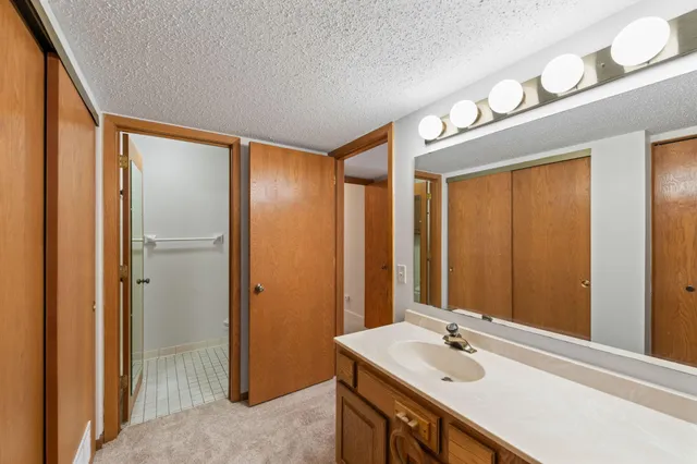 $1,900 | 7200 Cahill Road, Unit 100, Edina, MN 55439