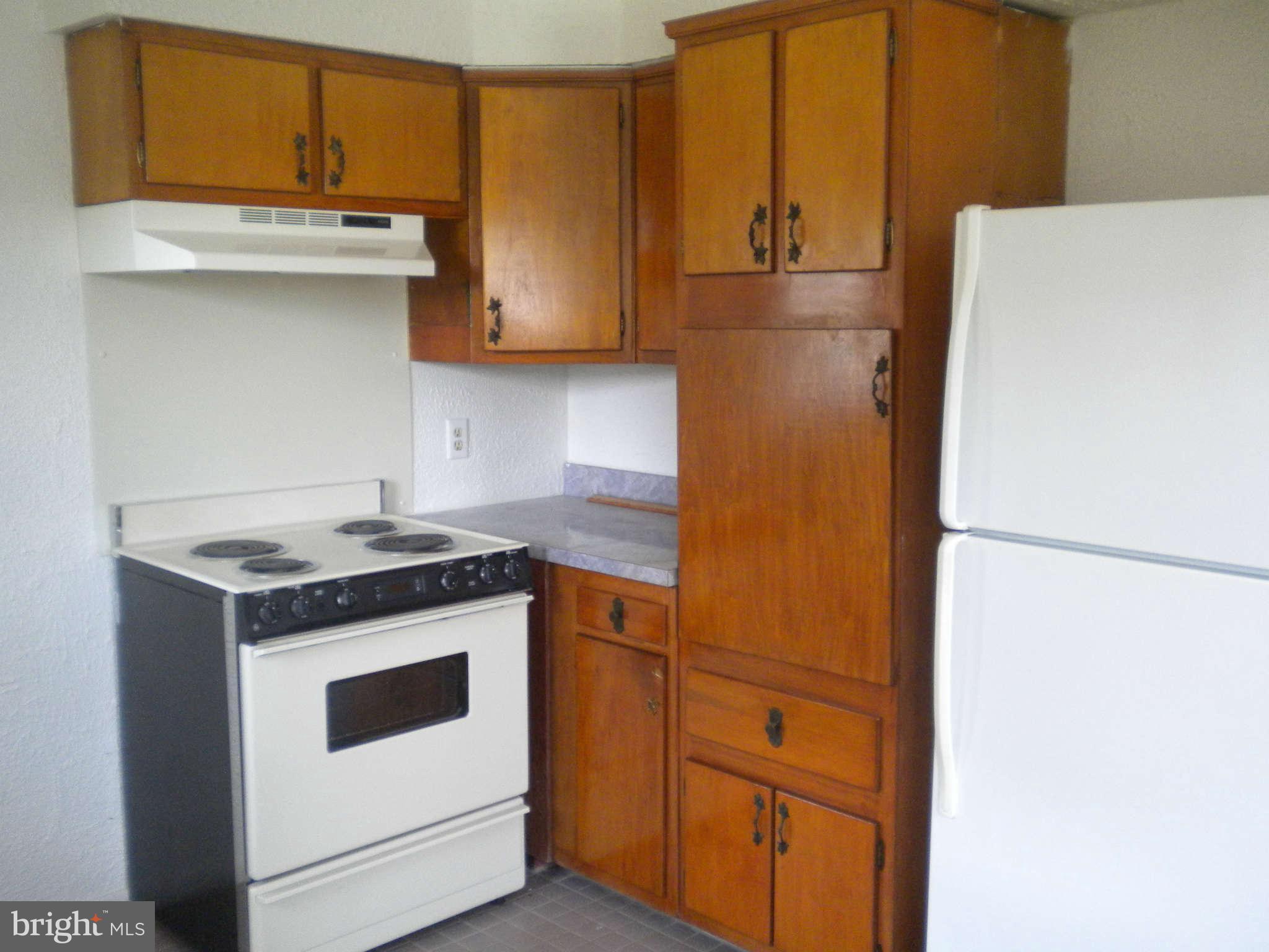 174 Kenwood Road Pasadena, MD 21122 - Photo 14 of 21 Kitchen