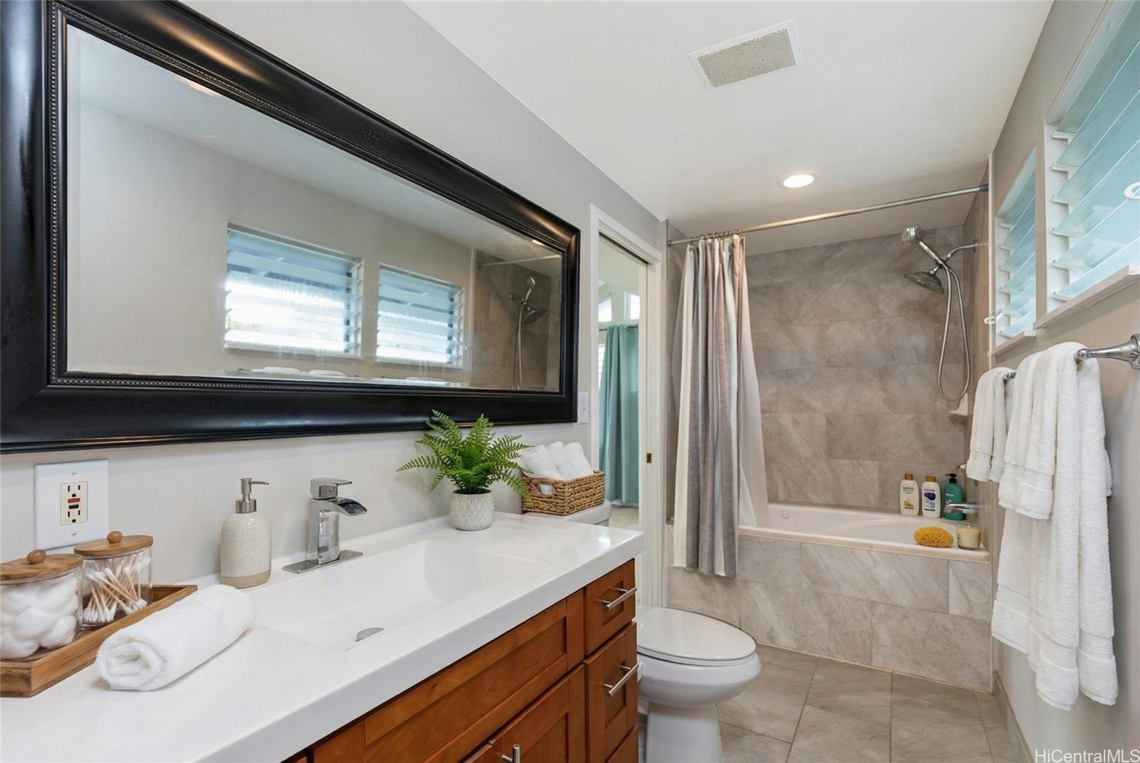 46-245 Lilipuna Road Kaneohe, HI 96744 - Photo 4 of 20 "Enhanced"