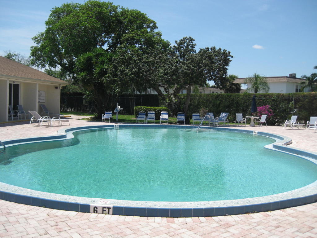 500 Davis Road, Unit 40 Palm Springs, FL 33461 - Photo 8 of 10 Pool