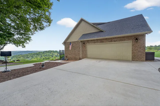 $680,000 | 915 Normandy Road, Normandy, TN 37360