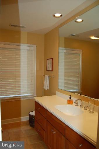 11917 Hunting Ridge Court Potomac, MD 20854 - Photo 11 of 17 Bath #1