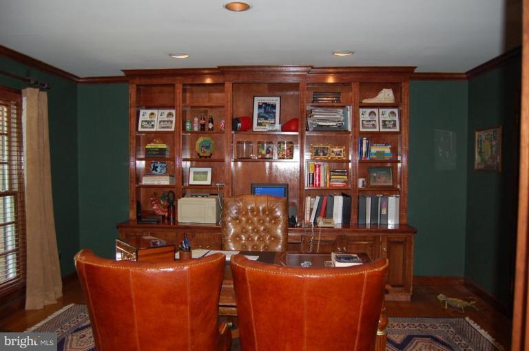 11917 Hunting Ridge Court Potomac, MD 20854 - Photo 14 of 17 Library
