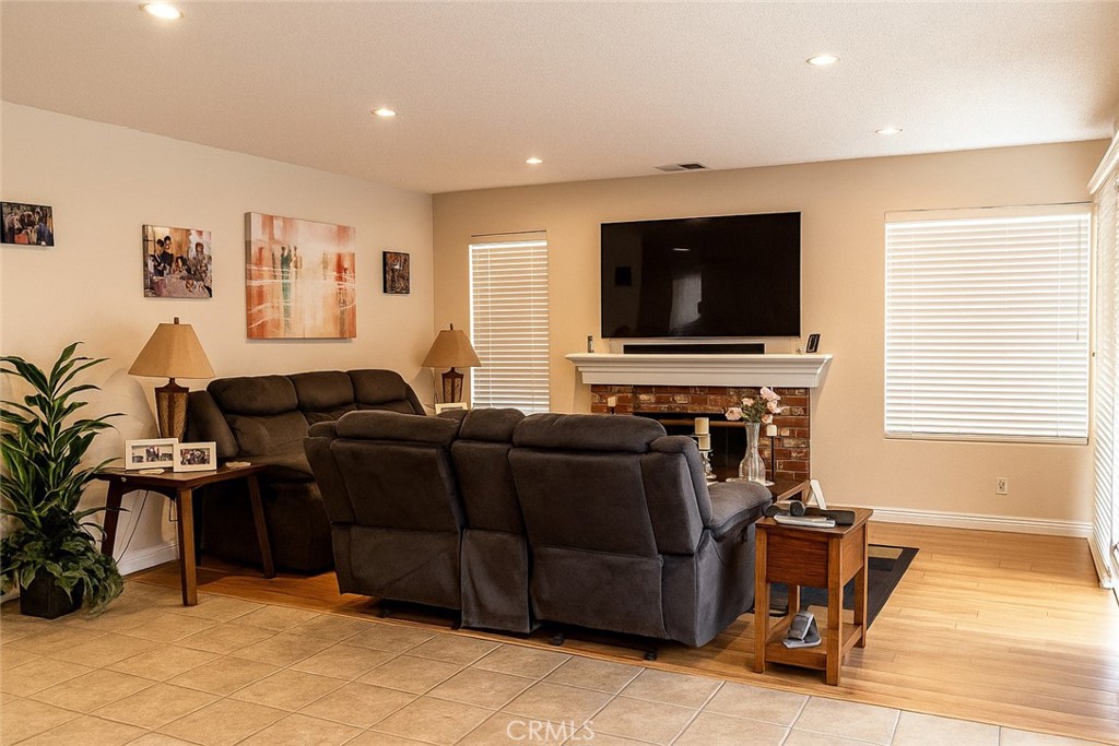 25463 Hardy Place Stevenson Ranch, CA 91381 - Photo 16 of 21 Family Room