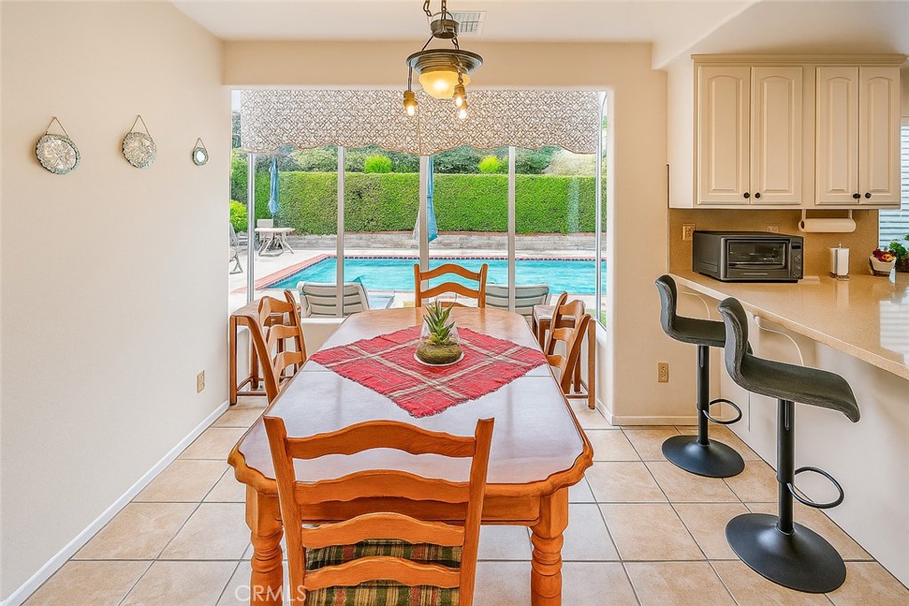 25463 Hardy Place Stevenson Ranch, CA 91381 - Photo 6 of 21 Dining Area