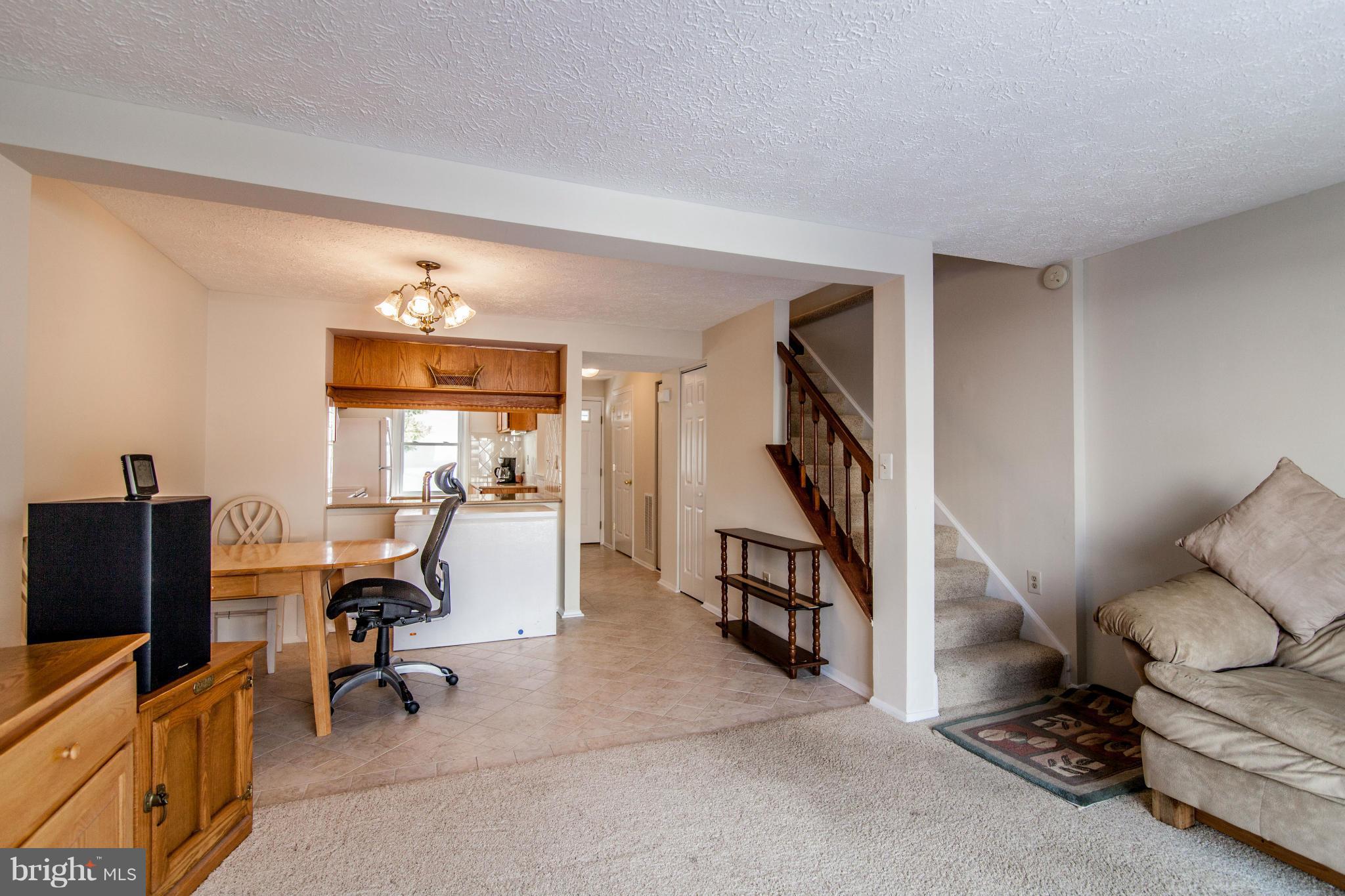 12519 Cross Ridge Way Germantown, MD 20874 - Photo 13 of 27 Living Room