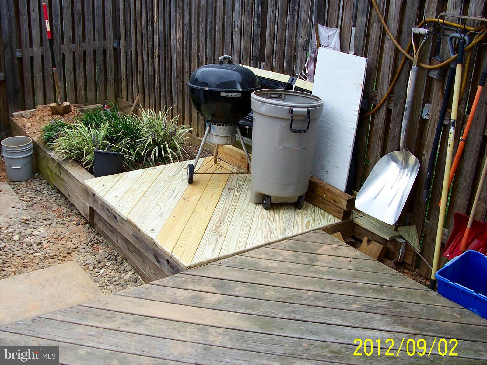 12519 Cross Ridge Way Germantown, MD 20874 - Photo 26 of 27 Exterior (Rear)