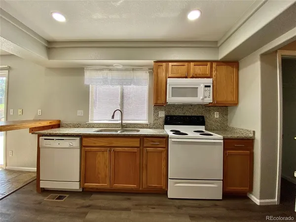 $2,895 | 4964 Waldenwood Drive, Highlands Ranch, CO 80130