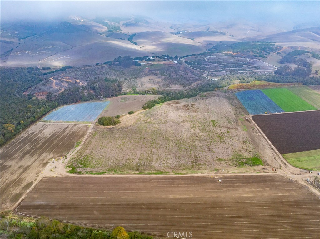 1987 Turri Road San Luis Obispo, CA 93405 - Photo 22 of 34 a view of a wooden floor