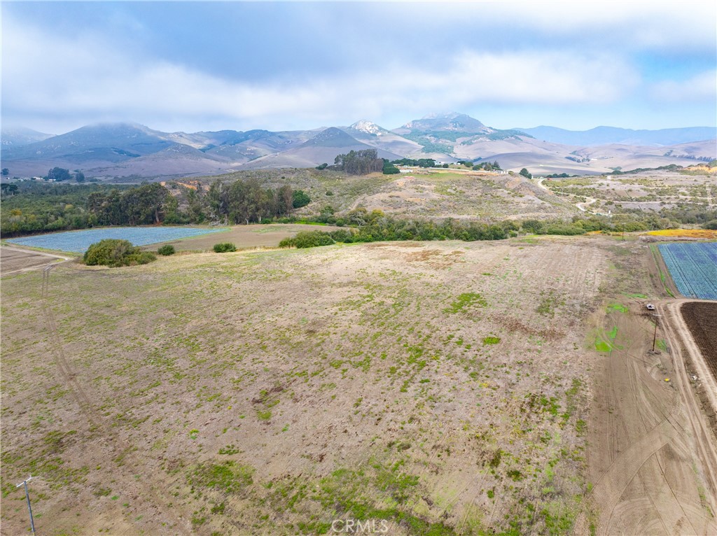 1987 Turri Road San Luis Obispo, CA 93405 - Photo 24 of 34 a view of an ocean and a mountain