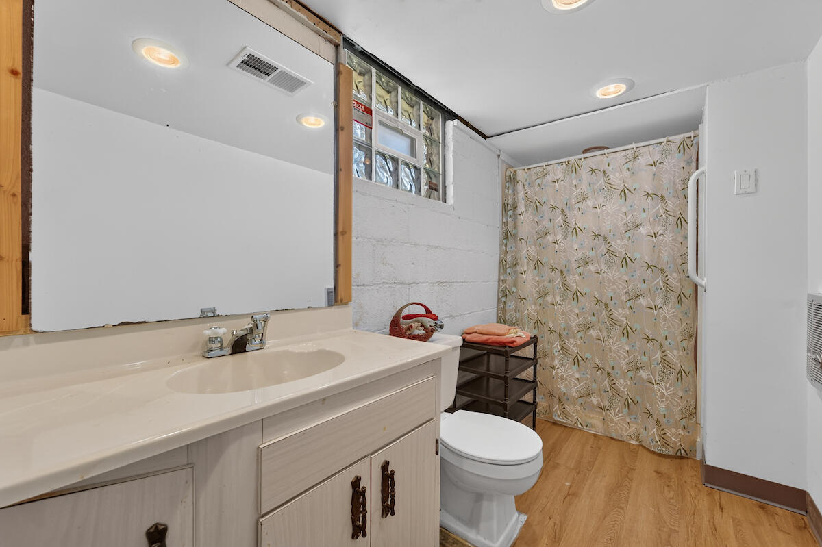 1127 Jefferson Street Racine, WI 53404 - Photo 17 of 21 Lower Level Full Bath