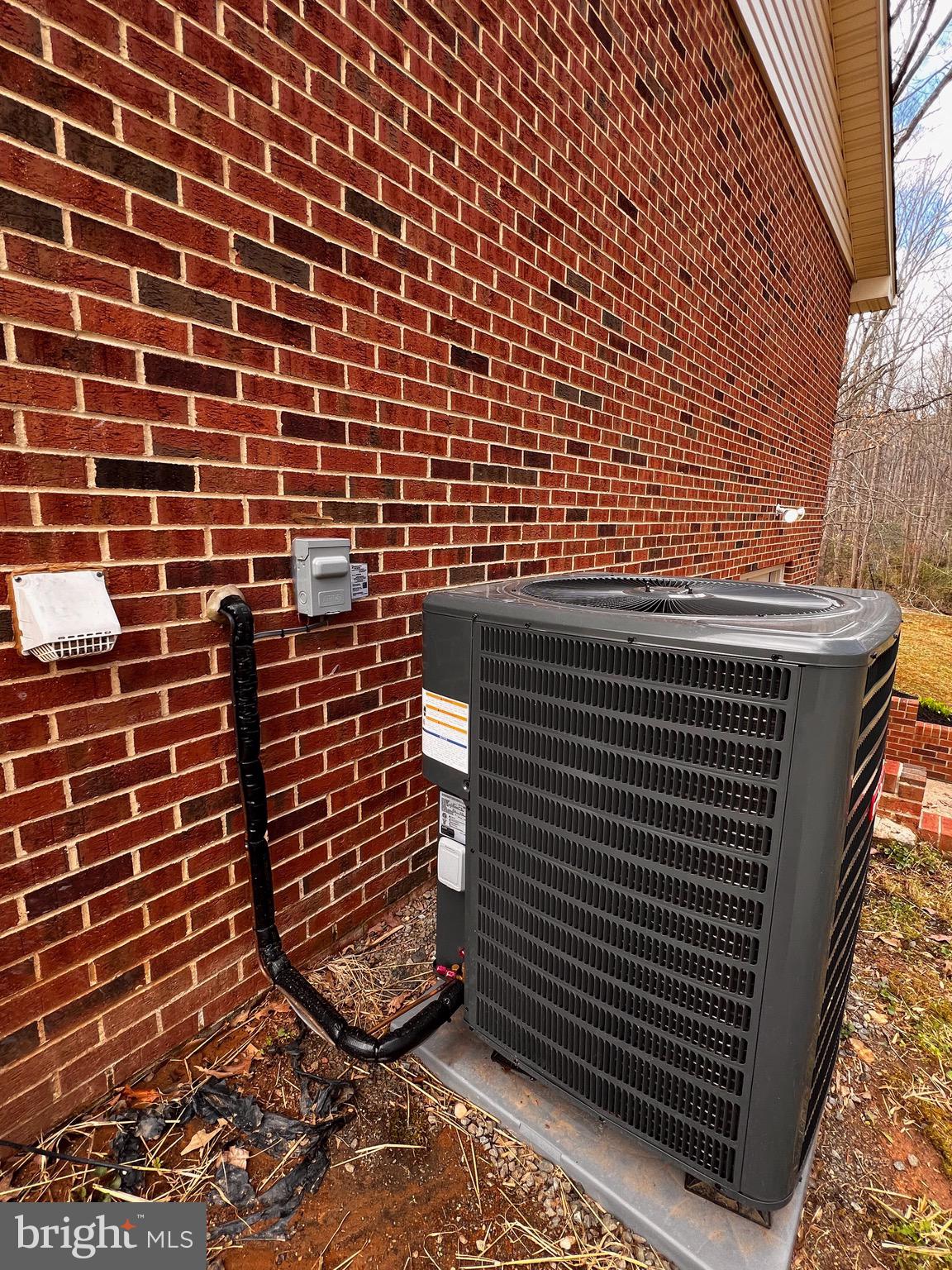 4292 Sumerduck Road Sumerduck, VA 22742 - Photo 54 of 68 New HVAC!