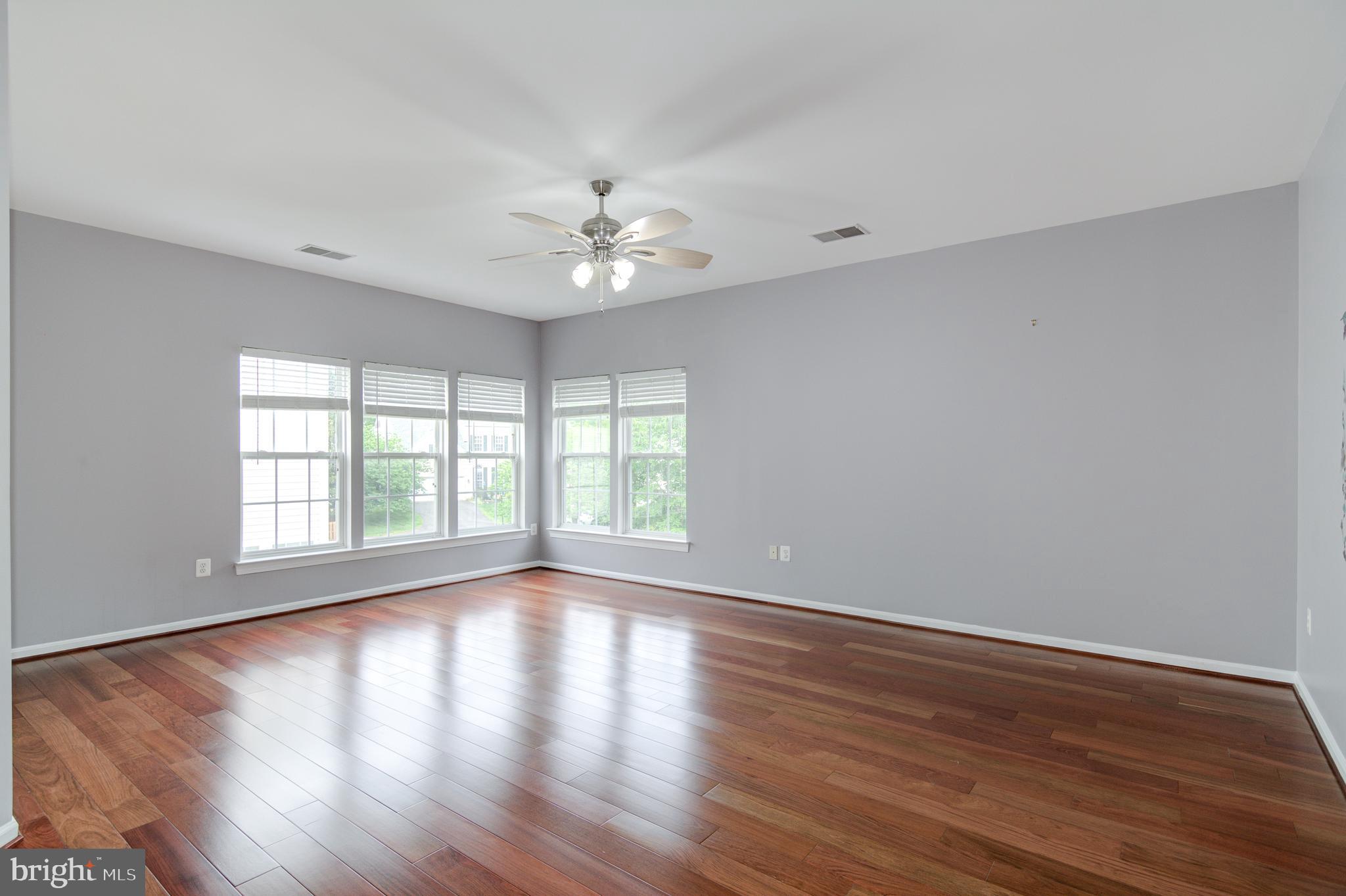 5127 Veronica Road Centreville, VA 20120 - Photo 12 of 50