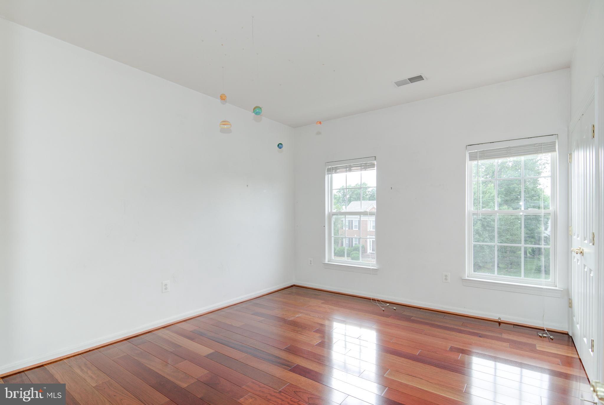 5127 Veronica Road Centreville, VA 20120 - Photo 13 of 50