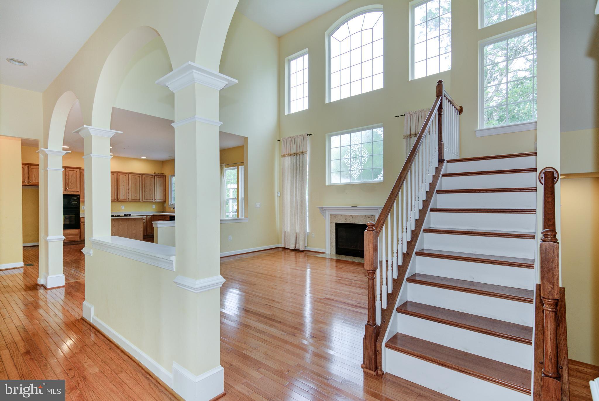 5127 Veronica Road Centreville, VA 20120 - Photo 3 of 50