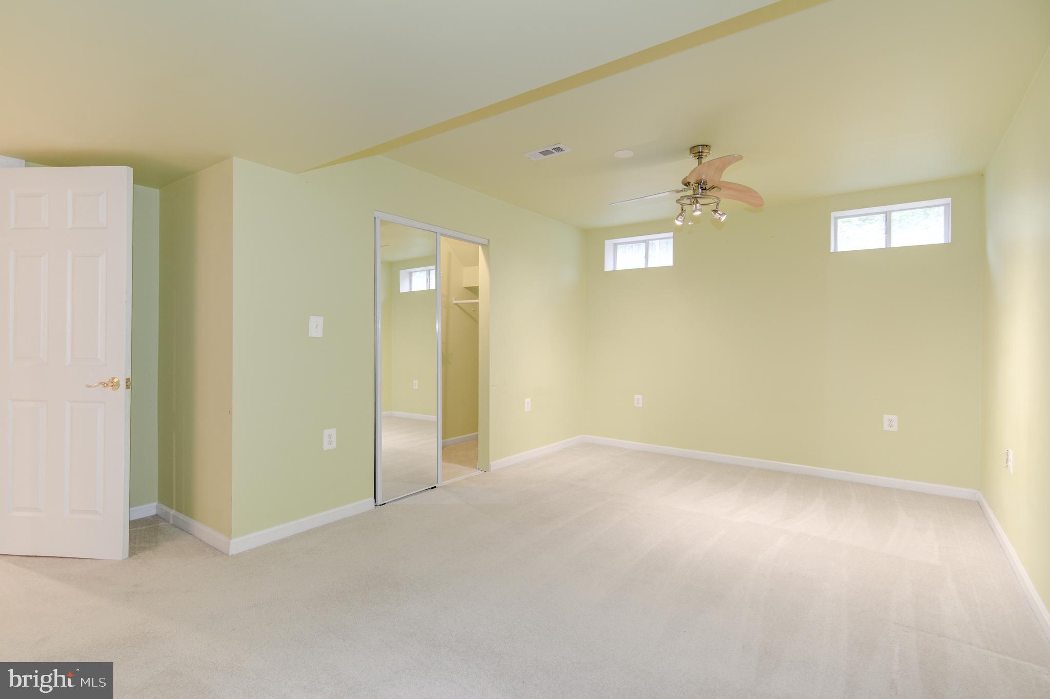 5127 Veronica Road Centreville, VA 20120 - Photo 34 of 50