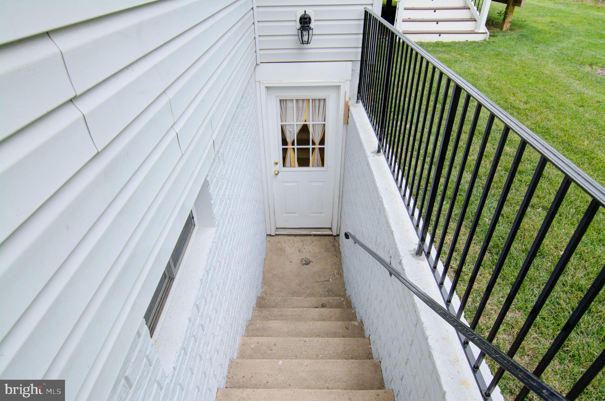 5127 Veronica Road Centreville, VA 20120 - Photo 43 of 50