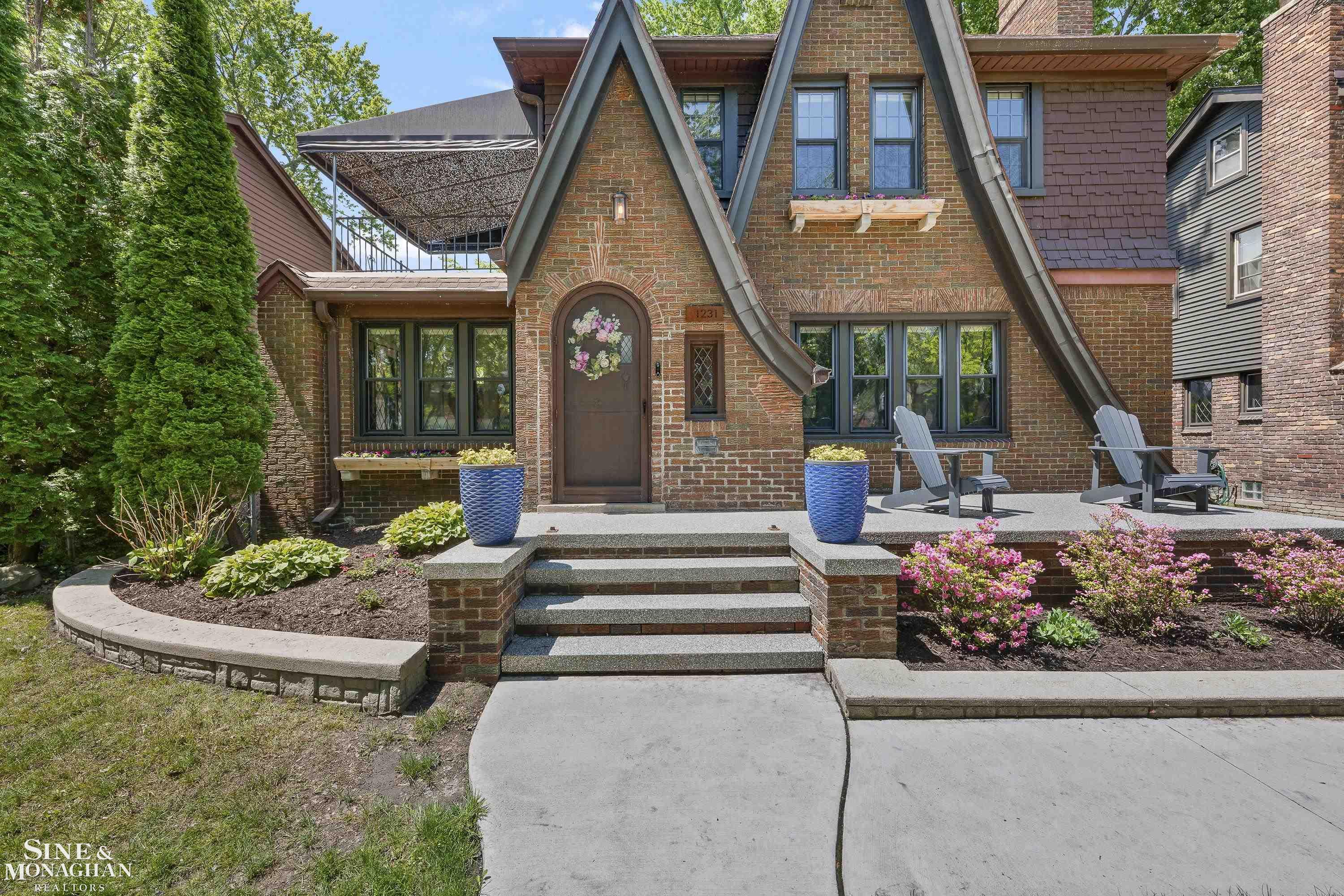 1231 Grayton Street Grosse Pointe, MI 48230 - Photo 50 of 53 50209299-a562701b-746c-493d-9865-7834f901ee84.JPG