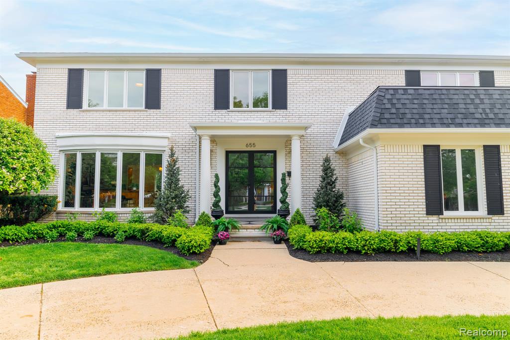 655 Canterbury Road Grosse Pointe Woods, MI 48236 - Photo 4 of 58