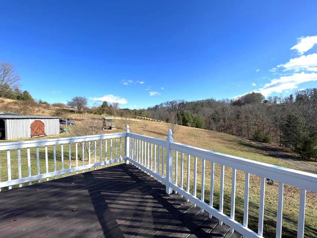 765 Deepwater Road Dugspur, VA 24325 - Photo 13 of 29 Gallery Image 13