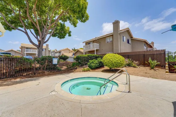 $585,000 | 1354 Palomar Place, Vista, CA 92084