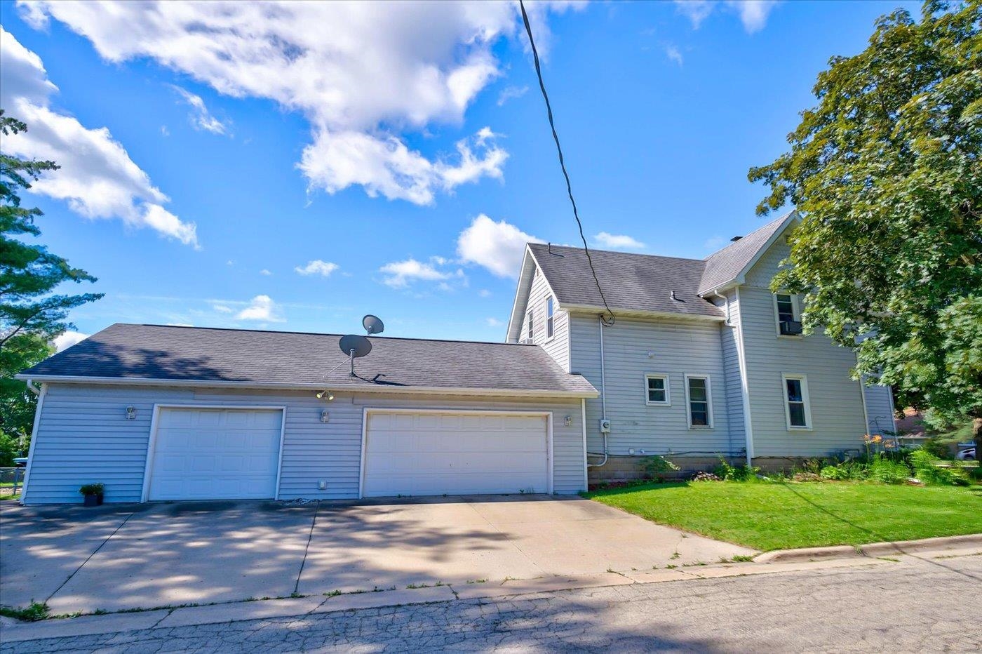 572 North Monroe Street Waterloo, WI 53594 - Photo 31 of 38