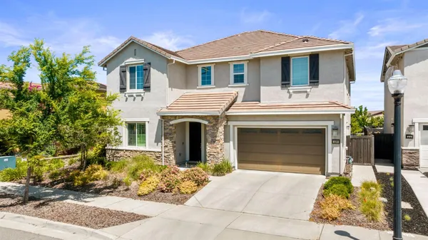 $949,995 | 526 Lentini Way, Sacramento, CA 95834