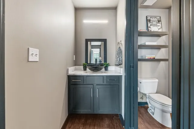 a view of a pathway both side of building