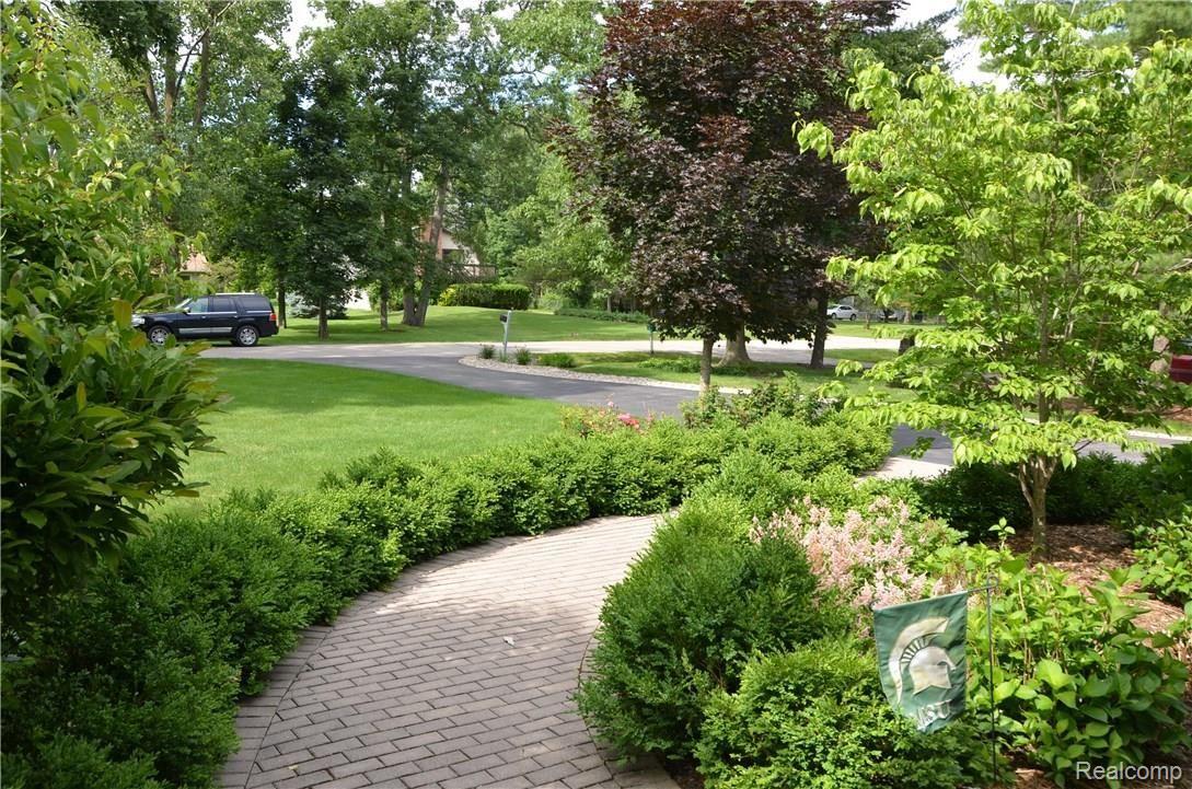8945 Lake Road Grosse Ile, MI 48138 - Photo 9 of 36 DSC_3337.JPG