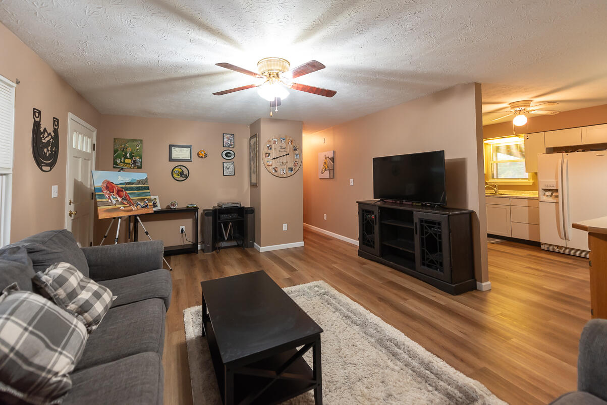 116 Hill N Dell Road Paris, KY 40361 - Photo 20 of 33 116HillNDell-21