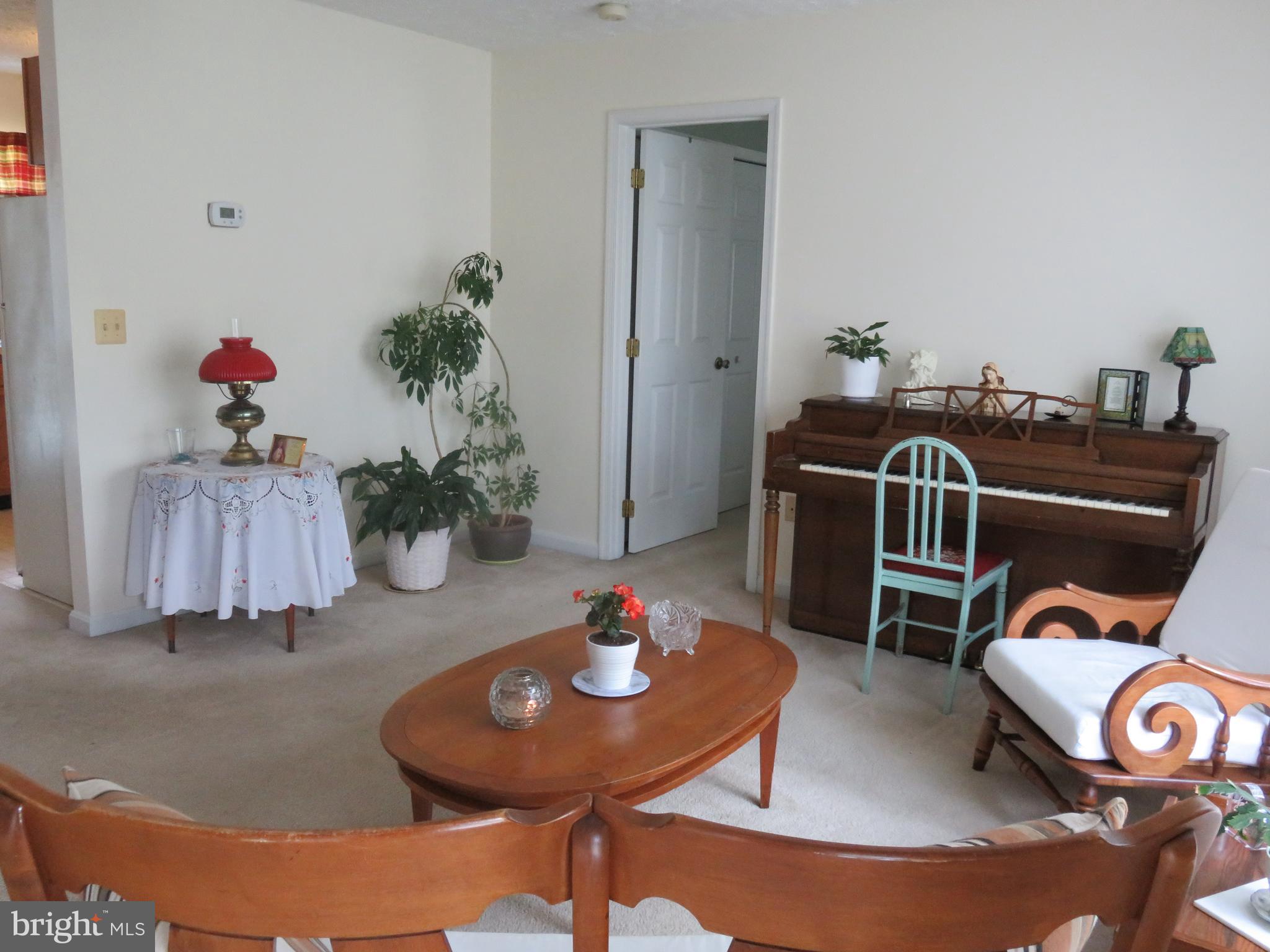 6907 Quail Run Hurlock, MD 21643 - Photo 5 of 30 Living room