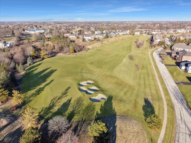 $629,000 | 82 Open Parkway South, Hawthorn Woods, IL 60047