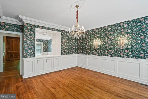 $2,050,000 | 700 Running Brook Drive, Great Falls, VA 22066