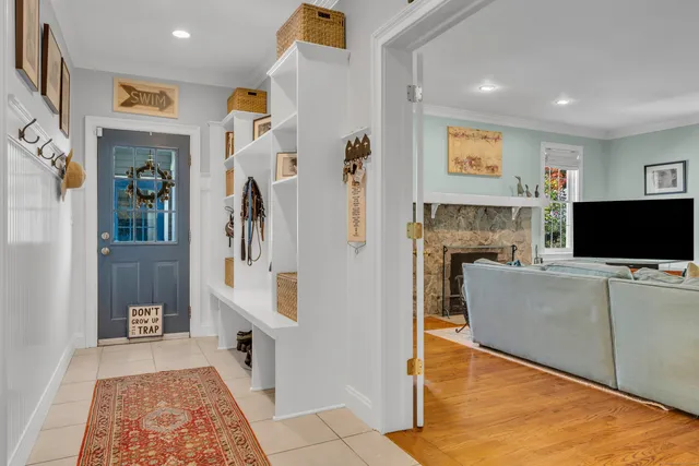 $1,100,000 | 214 Nortontown Road, Guilford, CT 06437