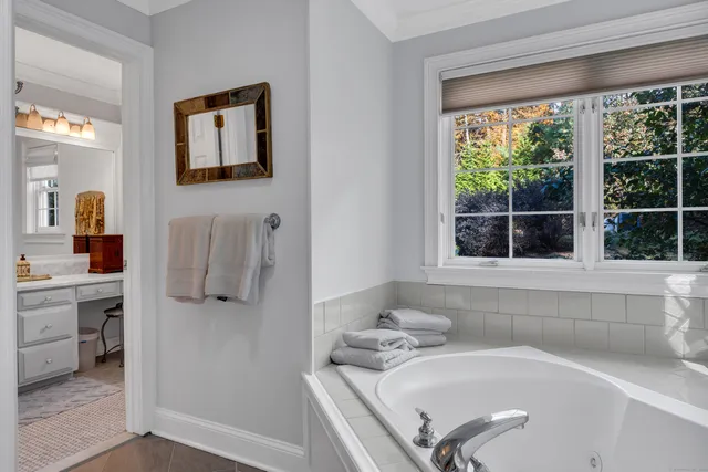 $1,100,000 | 214 Nortontown Road, Guilford, CT 06437