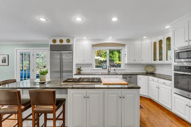 $1,100,000 | 214 Nortontown Road, Guilford, CT 06437