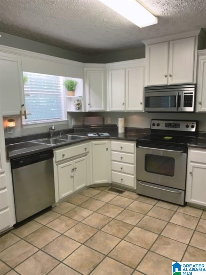 1398 Sardis Road Gardendale, AL 35071 - Photo 7 of 32