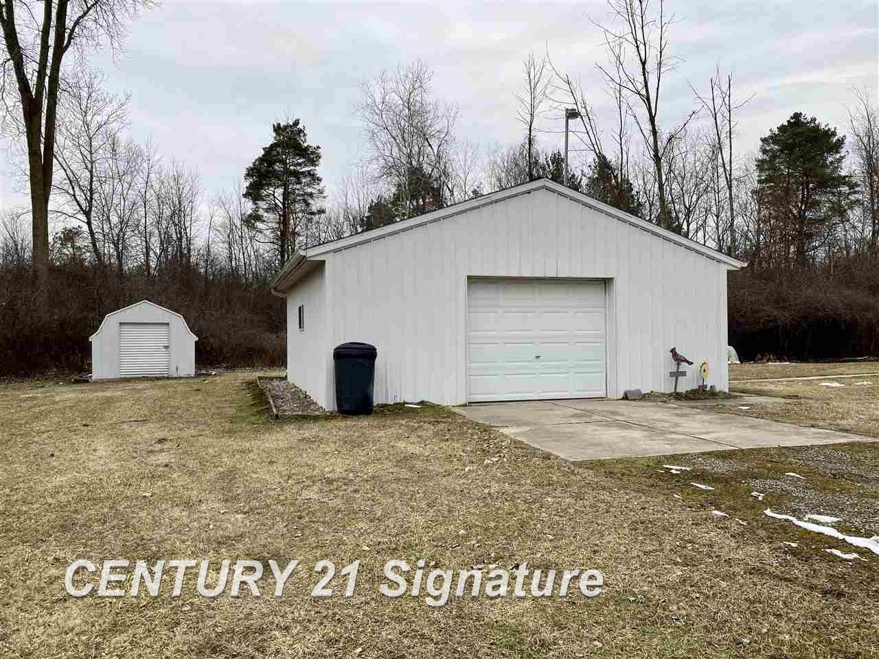 3381 Curtis Road Birch Run, MI 48415 - Photo 3 of 17