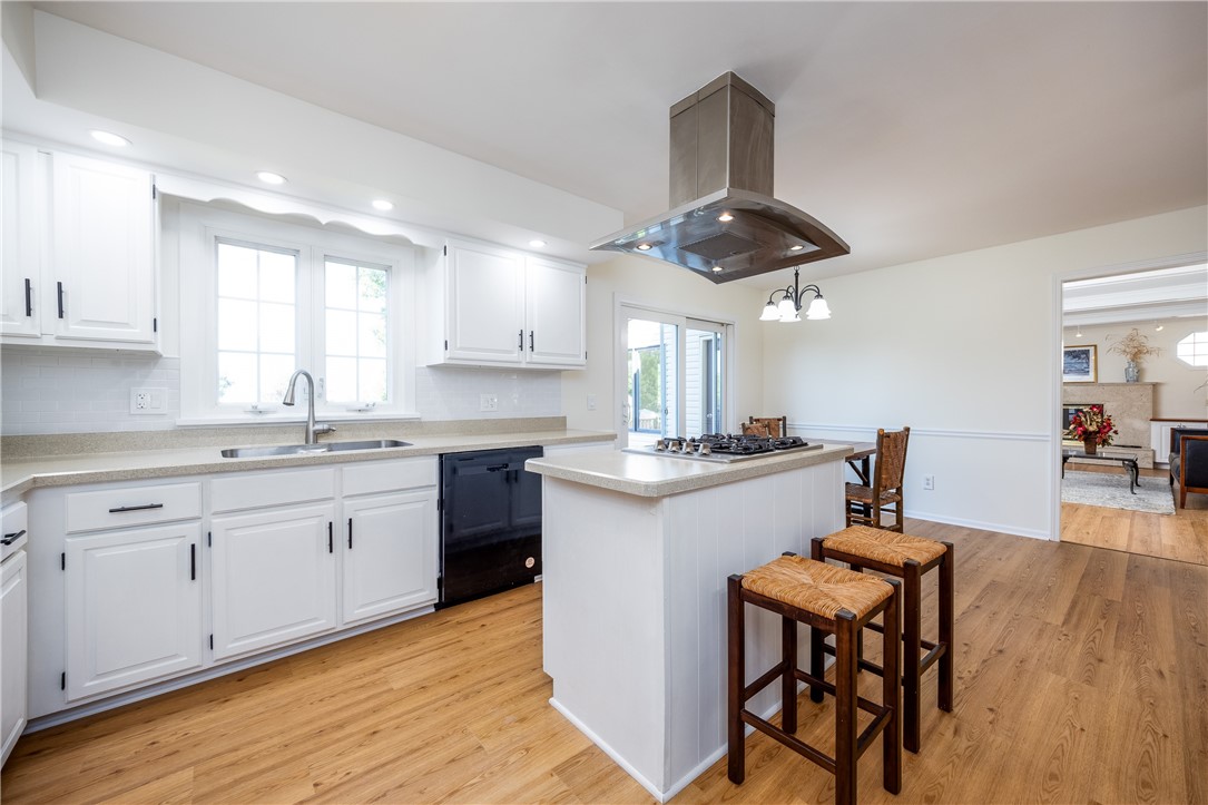 460 Stone Road Pittsford, NY 14534 - Photo 8 of 46