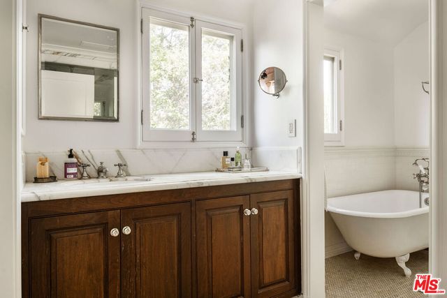 $2,999,000 | 4916 Finley Avenue, Los Angeles, CA 90027