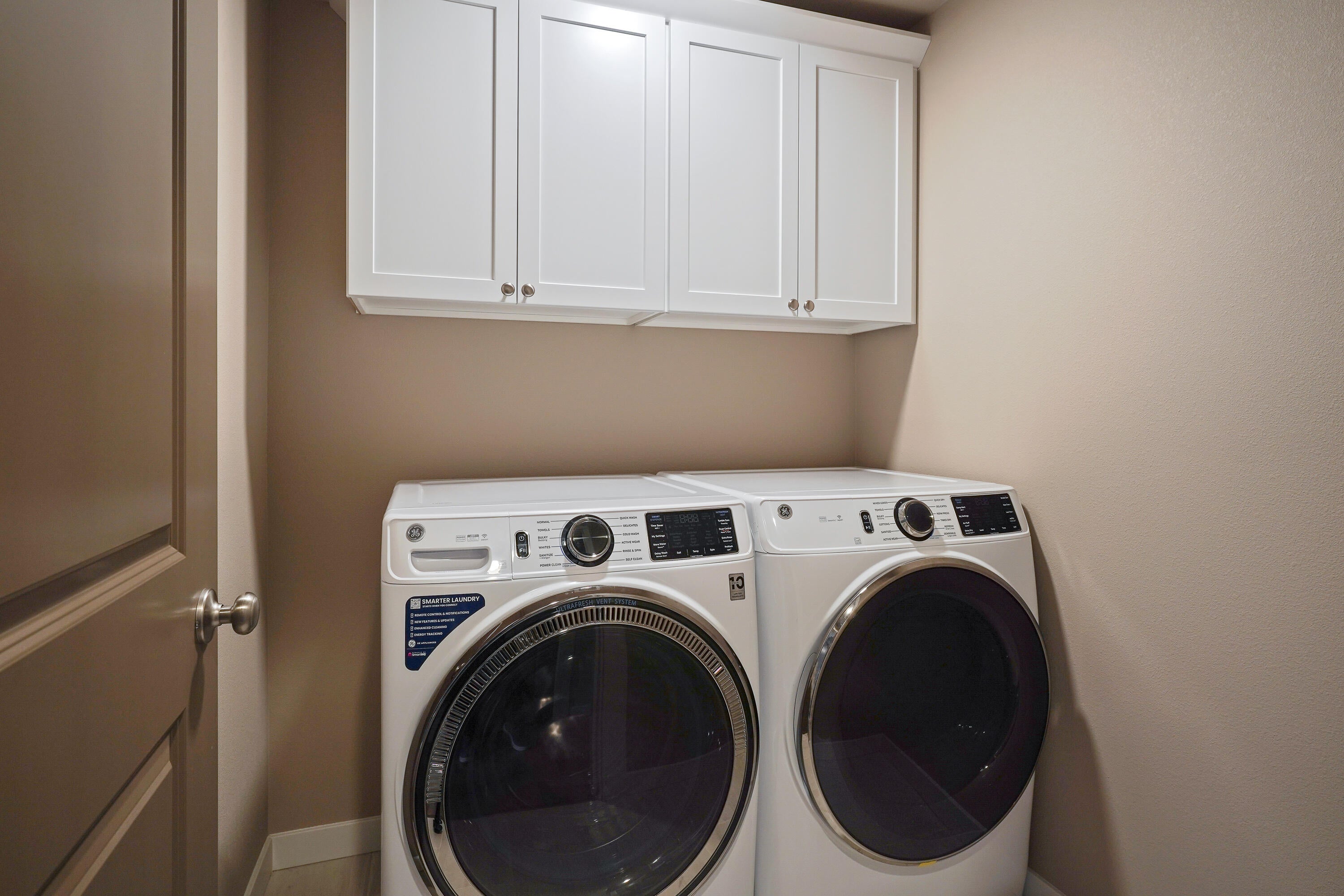 760 North McKinney Rnch Road Sisters, OR 97759 - Photo 19 of 25 Washer and Dryer included