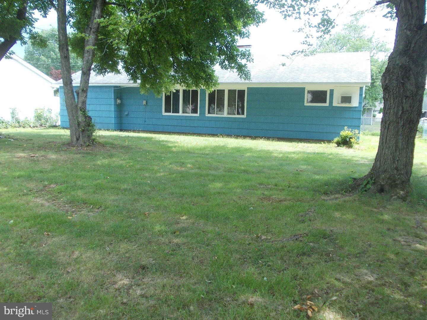 809 Glenmar Road Fairless Hills, PA 19030 - Photo 17 of 20 Back Yard
