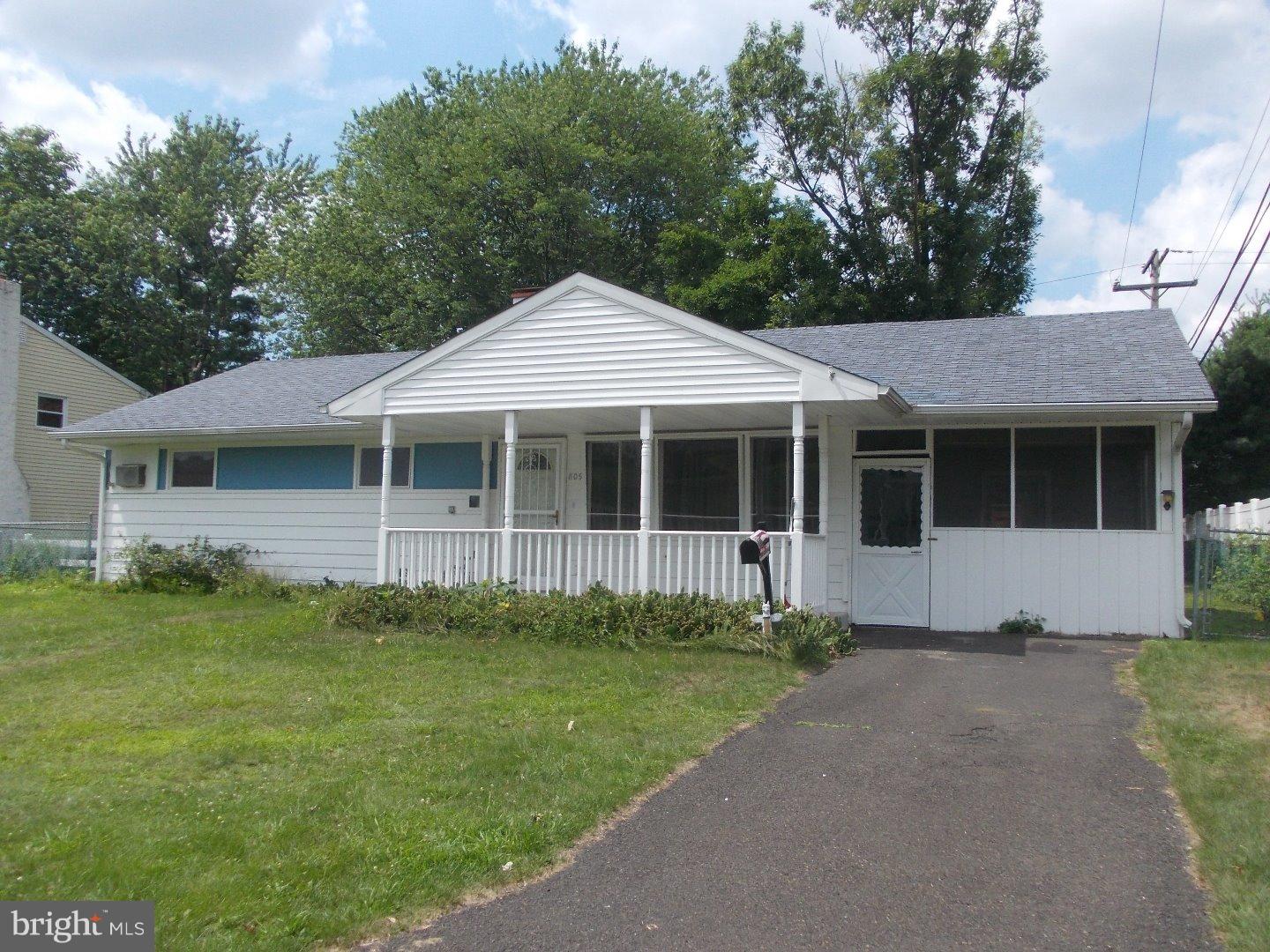 809 Glenmar Road Fairless Hills, PA 19030 - Photo 3 of 20 Driveway