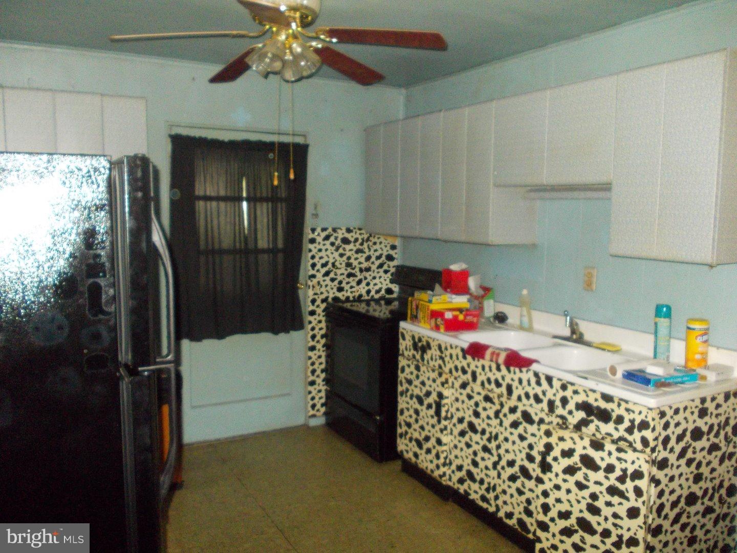 809 Glenmar Road Fairless Hills, PA 19030 - Photo 5 of 20 Kitchen