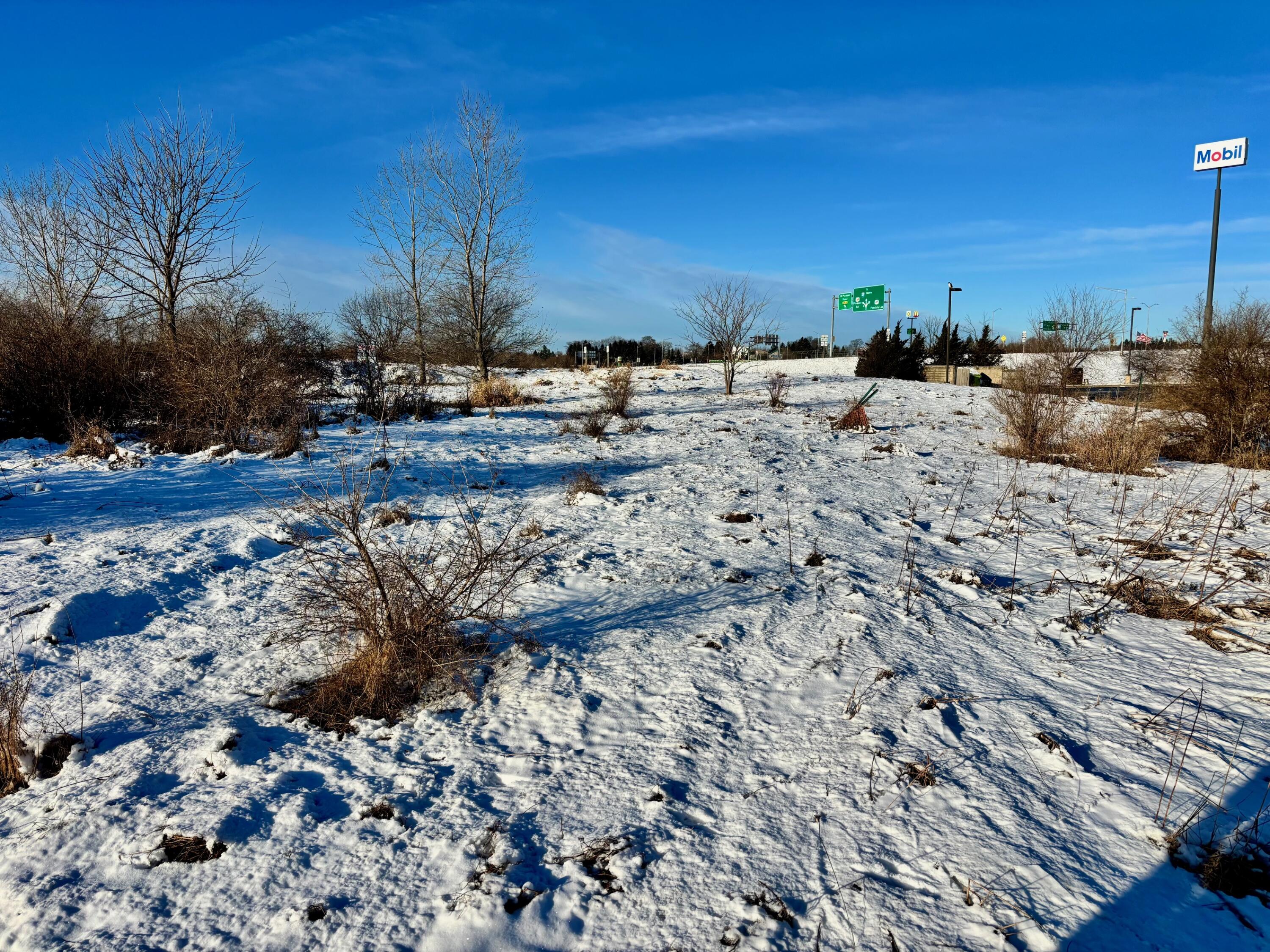 2517 Mayfield Way Polk, WI 53076 - Photo 2 of 6 Mayfield Way