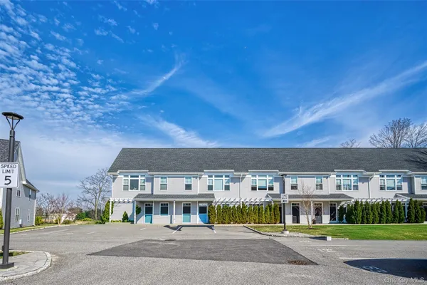 $699,999 | 401 Breton Way, Unit 401, Glen Cove, NY 11542