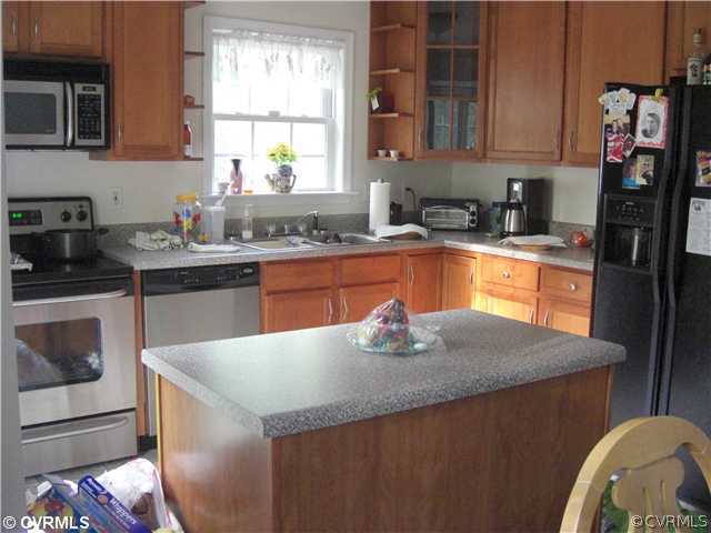 888 Commins Road Aylett, VA 23009 - Photo 3 of 10 Kitchen