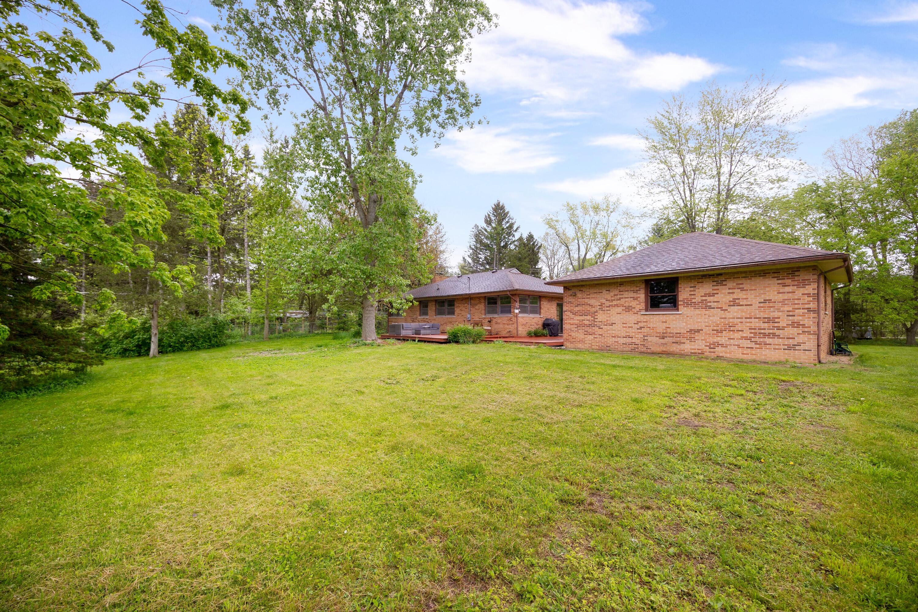 1066 Knight Road Ann Arbor, MI 48103 - Photo 5 of 41 knight11 (1)