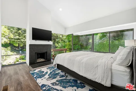 $2,629,000 | 2350 Benedict Canyon Drive, Beverly Hills, CA 90210